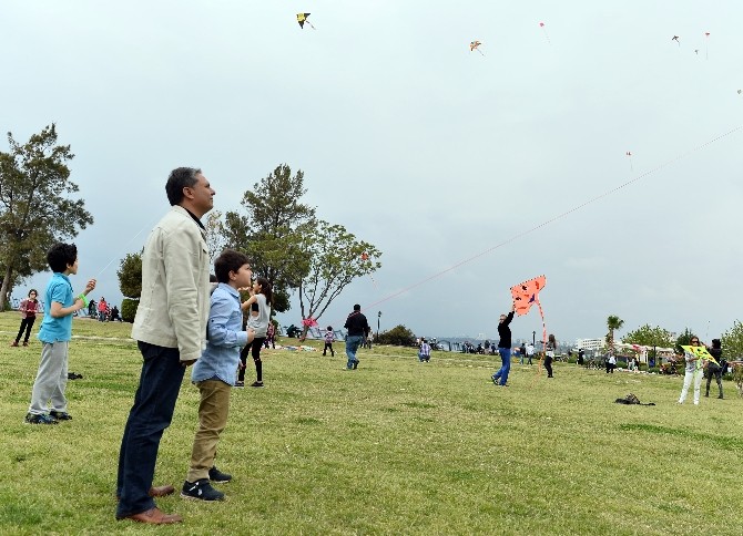 Muratpaşa’dan Uçurtma Ve Bisiklet Şenliği