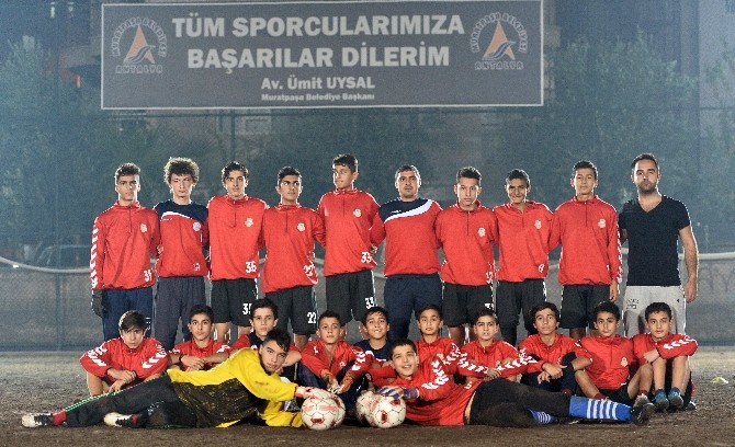 Muratpaşa’lı gençler ilk yarının lideri