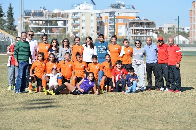 Muratpaşalı kızlar deplasmandan puanla döndü