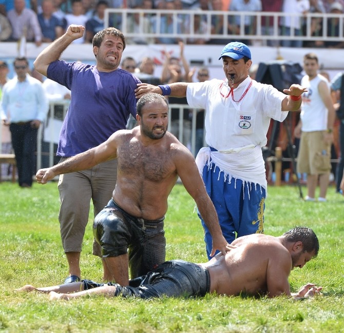 Muratpaşa'nın pehlivanı Ankara'yı yendi