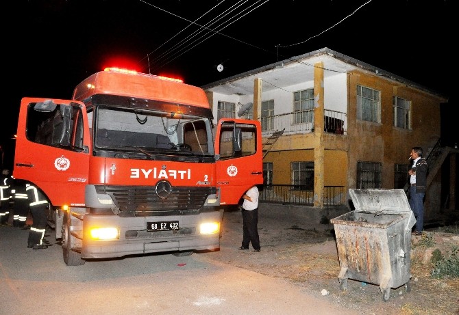 Ocakta unutulan yemek yangına neden oldu