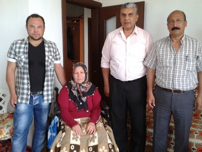 Öğrenci velisinden tekerlekli sandalye