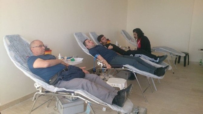 Öğrencilerden 52 ünite kan