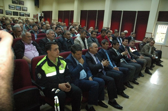 Okul servis araçları sürücülerine bilgilendirme semineri