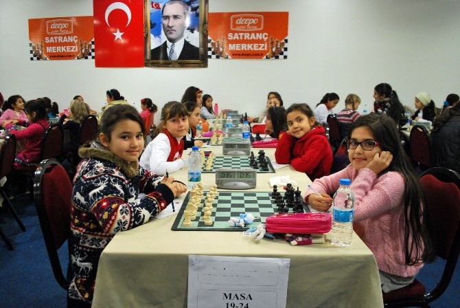 Okul Sporları İl Birinciliği Satranç Turnuvası Deepo'da başladı