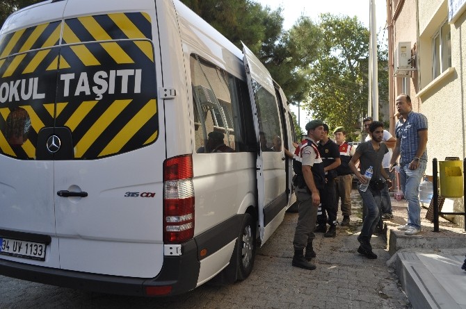 Okul taşıtından mülteci çıktı