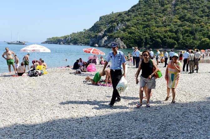 Olimpos Ve Çıralı sahilinde seyyar satıcı operasyonu