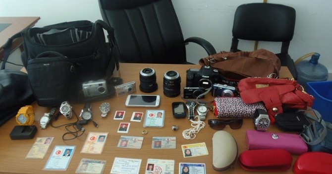 Otomobilden hırsızlık olayına karışan 3 kişi yakalandı