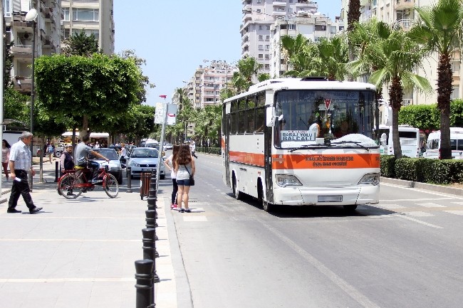 Oyun havası oynayan Şoföre vatandaş tepkisi