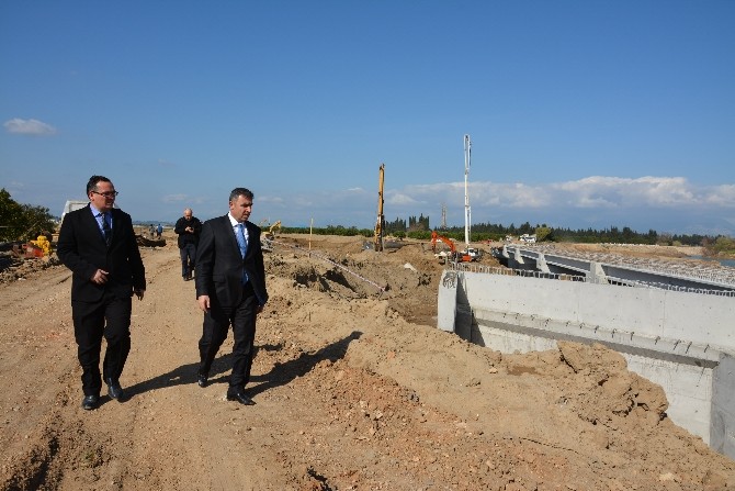 Özgür, Aksu Tehneli Köprü inşaatını inceledi