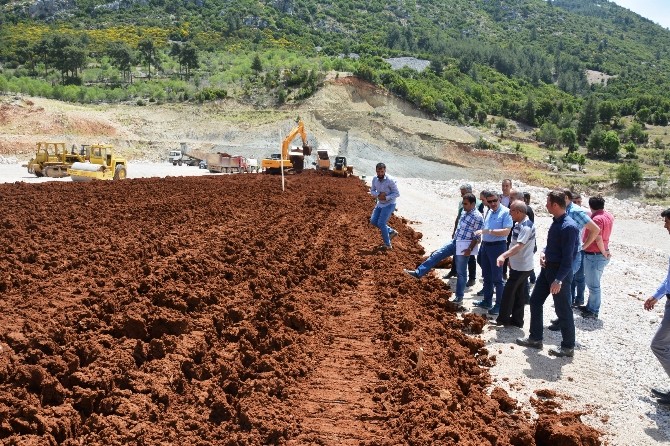 Özgür İkizce Barajında incelemede bulundu