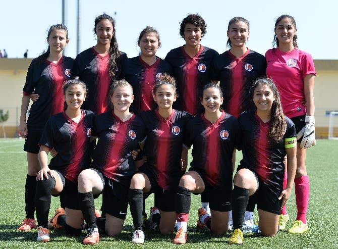 Paşa’nın kadınları üç puan peşinde