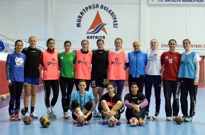 Paşa’nın melekleri Danimarka yolcusu