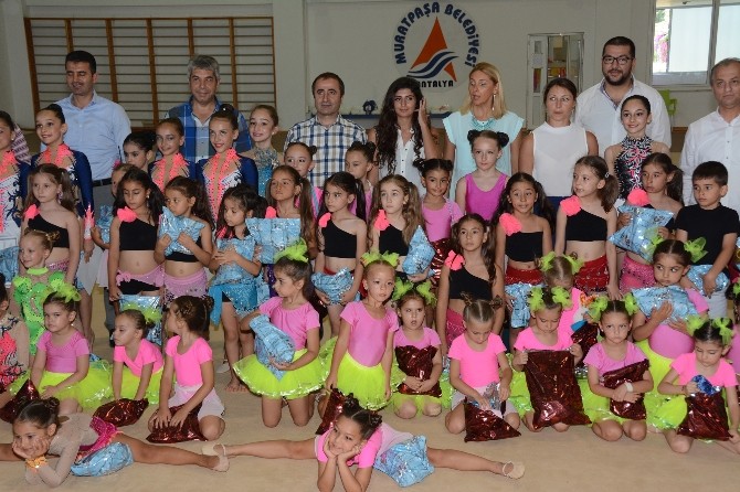 Polis Spor Gücü Kulübü ritmik jimnastik sporcuları yıl sonu gösterisi yaptı