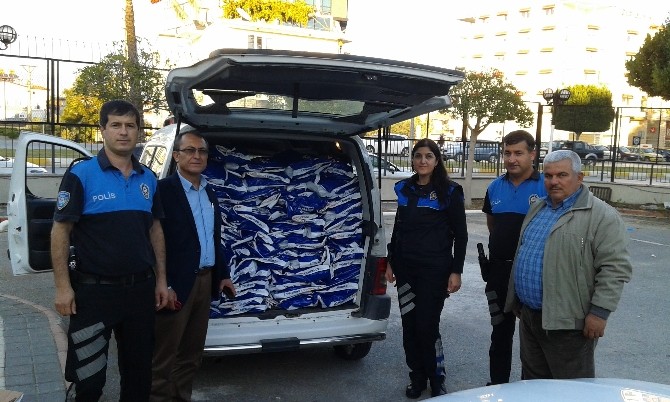 Polisten 10 bin öğrenciye kıyafet yardımı