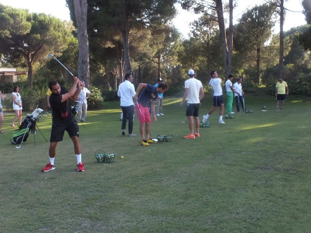 Raket ustaları bu kez golf sopası tuttu