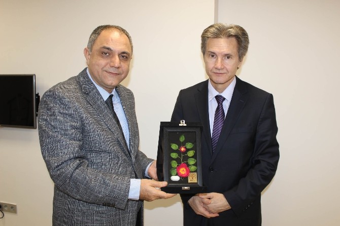 Romanya Büyükelçisi Onofeei, EXPO 2016’yı Ziyaret Etti