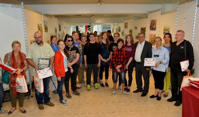 Rus öğrenciler Kaleiçi’ni çizdi