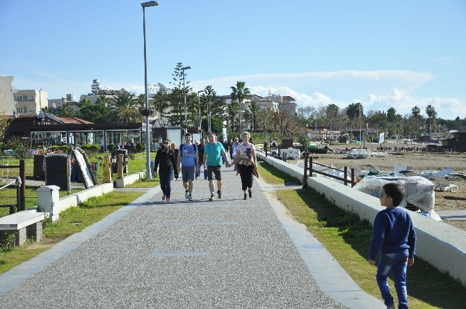 Sahil de güneş keyfi