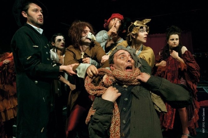 Sahne sırası Üsküplülerde