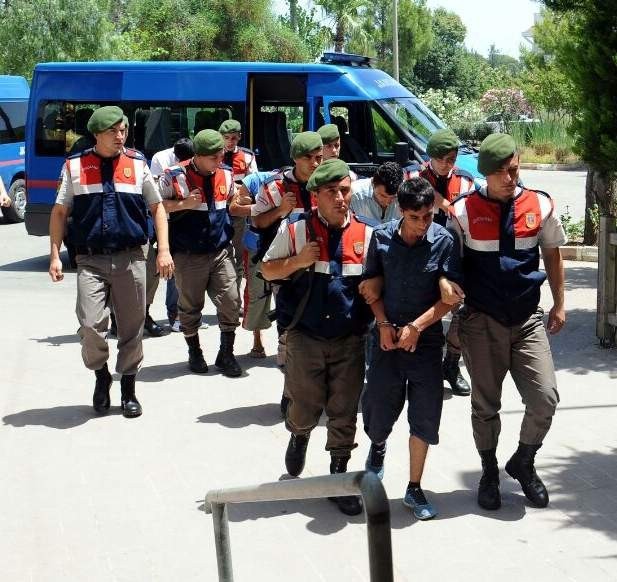 Sahte parayla alışveriş yapmaya çalıştı. Yakalandı