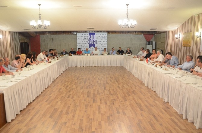 Salı Grubu gazetecileri iftarda ağırladı