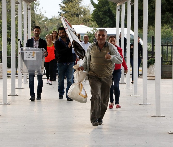 Sandıklar Kapandı, Oylar Adliye Yolunda