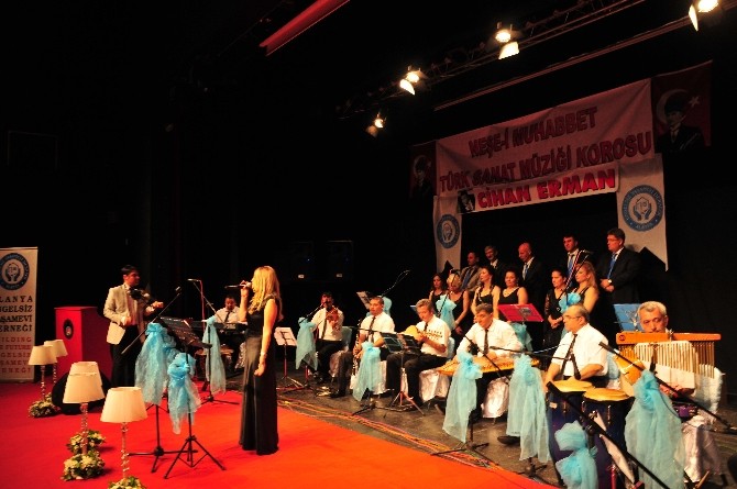 Şarkılarla engelleri kaldırdılar