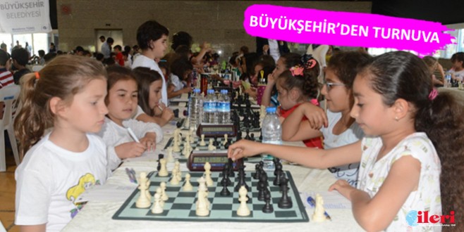 Satranç tutkunları turnuvada buluştu