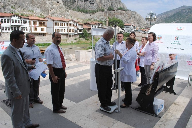 Şişmanlıktan korunmak için bol su için