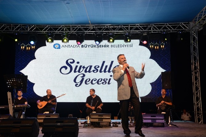 Sivaslılar Gecesi’nde halaylar çekildi