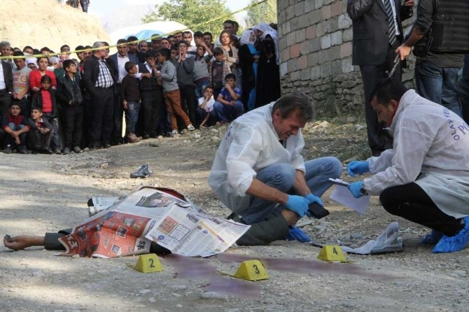 Sokak ortasında vurularak öldürüldü