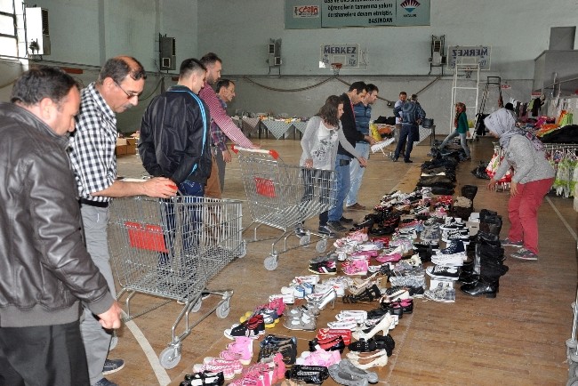 Soma'ya Türkiye'den yardım yağıyor