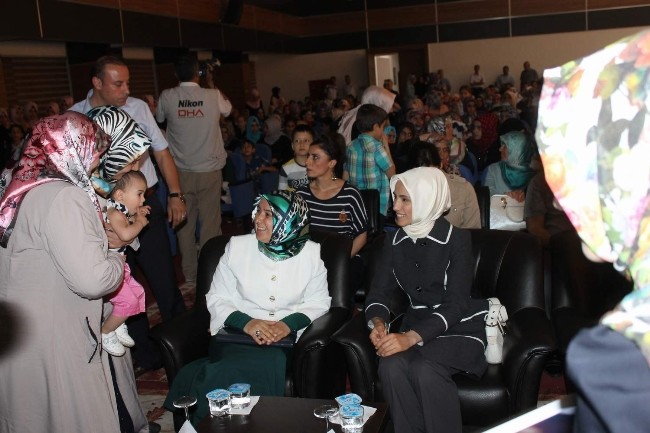 Sümeyye Erdoğan'a Siirt'te büyük sevgi seli