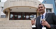 A.Ü de ödül sevinci