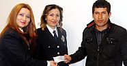 Adliye'de bulduğu 100 TL yi Polise teslim etti