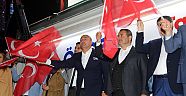 AK Parti İl Başkanlığı önünde büyük coşku (Videolu)