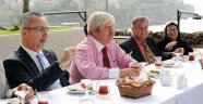 Akaydın, esnaf ile buluştu
