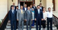 Akil insanlar heyeti Vali Altıparmak'ı ziyaret etti