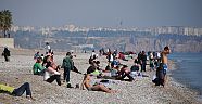 Antalya 2014’e güneşli başladı