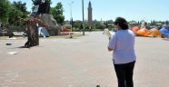Antalya’da duran adam’a destek