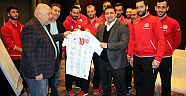 Antalyaspor Hentbol Takımı Başkan Öztürk’ün misafiri oldu