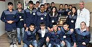 Asansör'e kadın eli değiyor