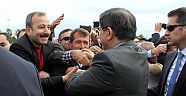 Başbakan Davutoğlu coşkuyla karşılandı