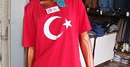 Bayrak tişörtlere büyük ilgi