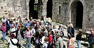 Binlerce turist tarihimizi gezdi   