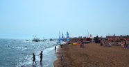 Büyükşehir Lara Beach’leri mühürledi