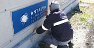 Büyükşehir mezarlık  duvarlarını yenileniyor   