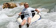 Buz gibi sularda rafting