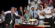 Club Nena 17 yaşında
